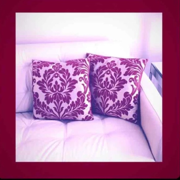 Home Goods Accents Decorative Pillows Like New Poshmark